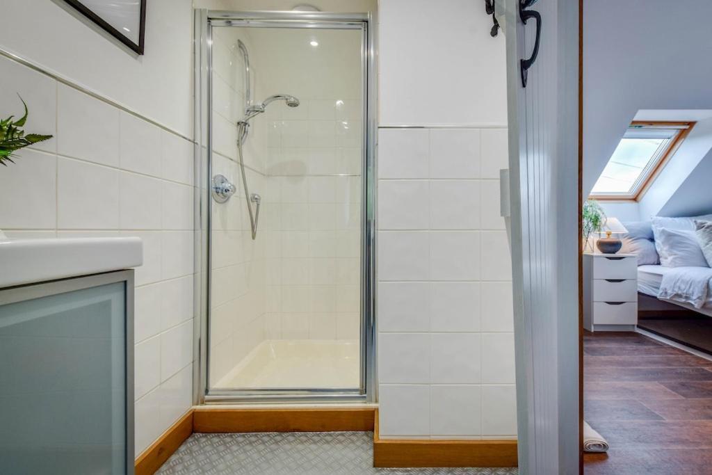 The Lookout At Cloatley Meadow Apartment Hankerton ภายนอก รูปภาพ