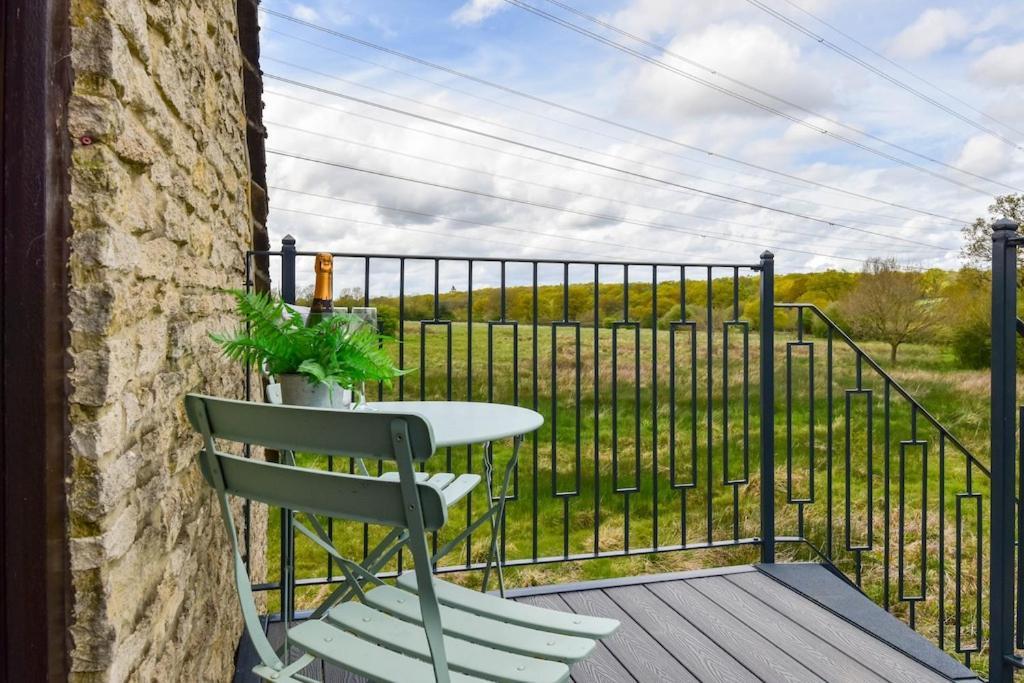 The Lookout At Cloatley Meadow Apartment Hankerton ภายนอก รูปภาพ